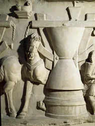 Römische Kunst: Flachrelief, das ein Mühlrad darstellt (1. Jahrhundert n. Chr.)