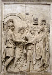 Feierlicher Einzug des Kaisers Hadrian in Rom, 2. Jahrhundert (Marmorrelief)