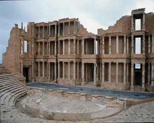 Bühne des römischen Theaters, 2.-3. Jahrhundert
