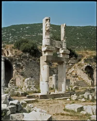 Ansicht des Tempels des Domitian, dem Kaiser gewidmet