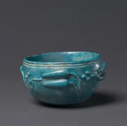 Schale mit Lotusknospen-Dekoration, Ägypten, 1-200