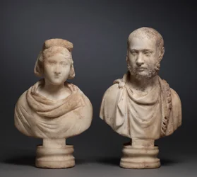 Porträtbüste einer aristokratischen Frau und Porträtbüste eines aristokratischen Mannes, 280-290