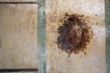Gorgonenhaupt, Fresko aus dem Haus des Caius Julius Polybius, Pompeji (UNESCO-Welterbeliste)