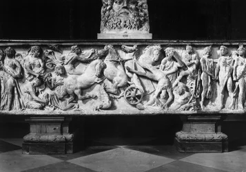 Sarkophag mit dem Sturz des Phaethon