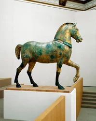 Statue eines der vier Triumphquadriga-Pferde von San Marco