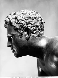 Das vergoldete Bronzegesicht des Diskobolos