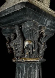 Romanische Kunst: Kapitell des 12. Jahrhunderts