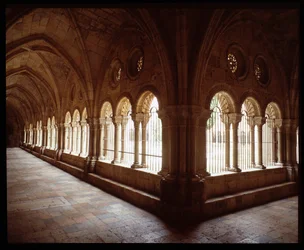 Blick auf den Kreuzgang der Kathedrale Sainte Thecle (Sainte-Thecle) in Tarragona