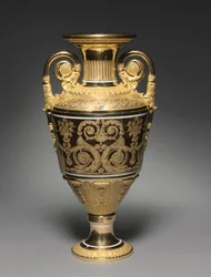 Vase, hergestellt von der St. Petersburger Kaiserlichen Porzellanmanufaktur, ca. 1820-30