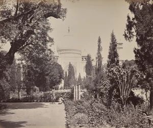 Agra. Blick vom Garten auf das Taj Mahal