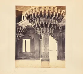 Fatehpur Sikri; bemerkenswerte Säule im Zentrum des Diwan-i-Khas oder Audienzsaals