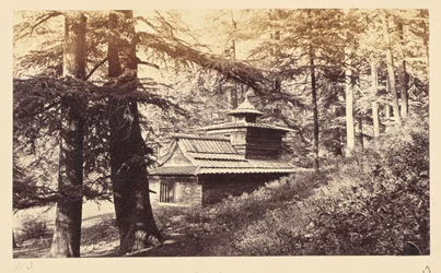 Simla; Tempel in der Nähe des Wasserfalls
