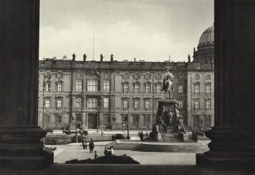 Berlin: Blick auf Schloss und Lustgarten