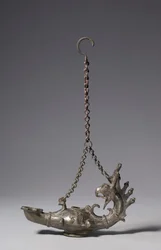 Lampe mit Greifenkopfgriff