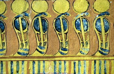 Altes Ägypten, Wandmalerei, Uraeus-Schlangen bewachen das Heiligtum des Osiris, Grab von Sennedjem, Theben, Deir el Medna