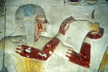 Altes Ägypten, Wandmalerei/Gravur, Ramses II. bietet Weihrauch seinem vergöttlichten Vater Seti I. an, Tempel von Seti I., Abydos