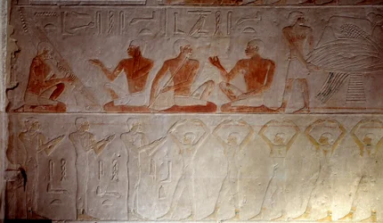 Kalksteinrelief, das Musiker aus der Kapelle von Mastaba in Akhethetep darstellt, um 2300 v. Chr. 5. Dynastie. Altes Reich. Aus Saqqara. Paris, Louvre Museum