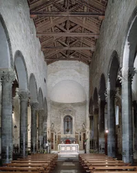 Innenansicht der Apostelkirche