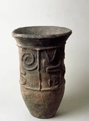 Terrakotta-Gefäß aus Chiba, Jomon-Periode 13.-11. Jahrhundert v. Chr.