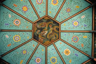 Die Decke des Tempels von Naksansa in Korea, die einen Drachen darstellt