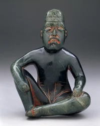 Sitzende Figur mit erhobenem Knie, Hochland-Olmeken, San Martin Texmelucan