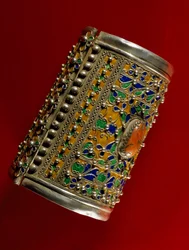 Armband aus Koralle, Silber und Emaille, Marokko