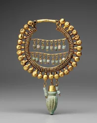 Ohrring, 550-330 v. Chr. (Gold & Fayence)