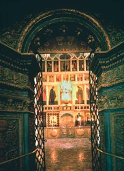Innenraum mit der Ikonostase in der Verkündigungskathedrale im Moskauer Kreml
