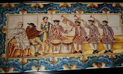 Azulejos-Fliesen, die Trompeter und einen Trommler darstellen