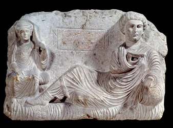 Grabrelief aus Kalkstein von Taime und seiner Frau. Aus Palmyra. 200 n. Chr. Paris, Louvre