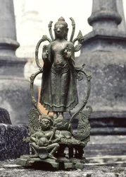 Buddha in einer Argumentationshaltung