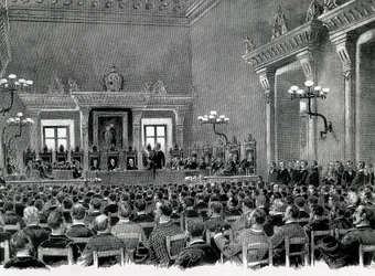 Eine Versammlung katalanischer Nationalisten im Rathaus von Manresa zur Ausarbeitung der 16 Grundlagen für die katalanische Regionalverfassung im Jahr 1892. Zeichnung von Jaume Pahissa.