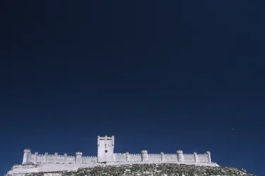 Ansicht der Burg vom Duero-Tal