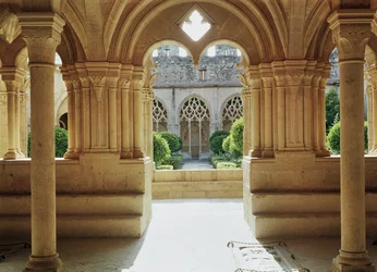 Blick zum Kreuzgang vom Kapitelsaal, 12.-13. Jahrhundert