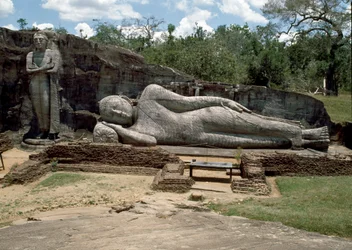Die liegende Buddha-Statue, die das Parinirvana des Buddha darstellt, Skulptur, Tempel von Gal Vihara