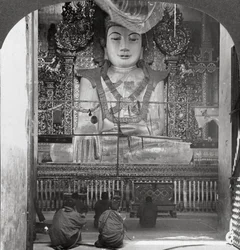 Marmor-Buddha in einer Pagode, Mandalay, Burma, 1908