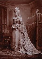 Maud, Marchioness of Lansdowne, als Lady Keith, Frau des britischen Botschafters am Hof der Kaiserin Maria Theresia, Der Diamant-Jubiläumsball der Herzogin von Devonshire im Devonshire House