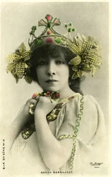 Henriette Rosine Bernard alias Sarah Bernhardt als „Die ferne Prinzessin“, ein Stück von Edmond Rostand (s/w Foto)
