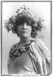 Henriette Rosine Bernard alias Sarah Bernhardt (1844-1923) als „Die ferne Prinzessin“, ein Theaterstück von Edmond Rostand
