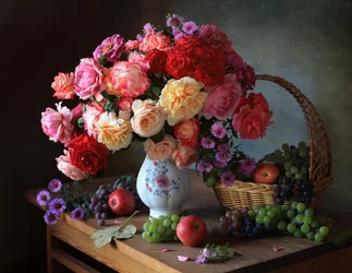 Lebhaftes Bouquet und Früchte