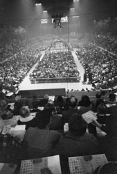 7.800 Bingo-Spieler nehmen am 24. ausverkauften Bingo der Victoria Kinsmen teil, Victoria BC