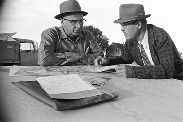Familienbauer Ed Ker auf der A.M. Ker Ranch ist ein landwirtschaftlicher Siedler, der Alfalfa anbaut
