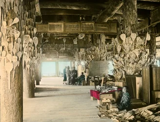Reislöffelverkäufer im Tausend-Tatami-Pavillon, Miyajima, um 1900 - 1915