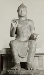 Riesiger Buddha, Davaravati-Schule