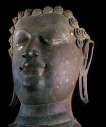 Riesiger Buddha-Kopf, Lanna-Stil