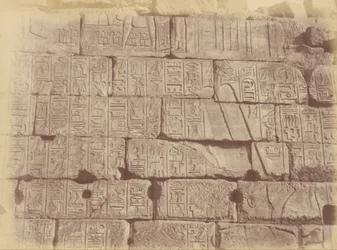 Nahansicht hieroglyphischer Inschriften und Skulpturen (Liste der besiegten Nationen), Karnak