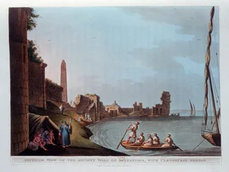 Außenansicht der antiken Mauer von Alexandria mit dem Obelisken von Kleopatra