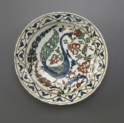 Teller, Iznik, osmanische Dynastie, spätes 16. bis frühes 17. Jahrhundert