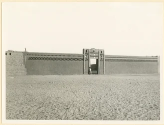 Ziegelmauer, Allaqi, Ägypten, Fotografie von Ugo Monneret de Villard, um 1925