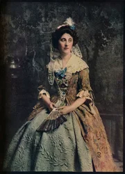 Ein Kleid des frühen 18. Jahrhunderts, mit einem schönen Beispiel eines gesteppten Unterrocks, um 1913